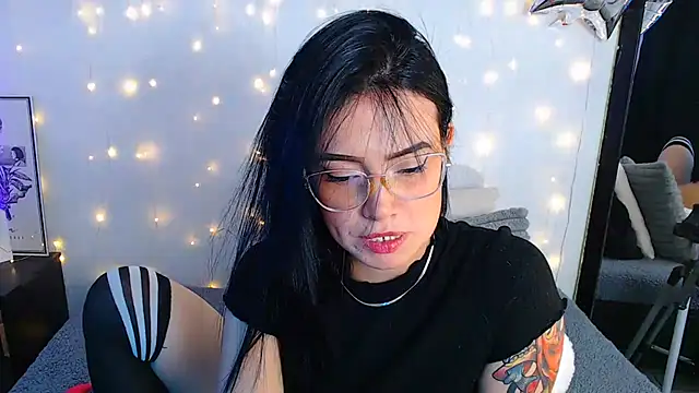 Snapshot of Isa_Maiden1 chatting on July 8, 5:35 pm Isa Maiden1 online show from July 8, 5:35 pm