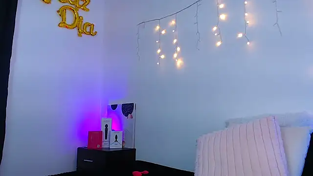 Isa Maiden1 online show from March 28, 5:03 pm