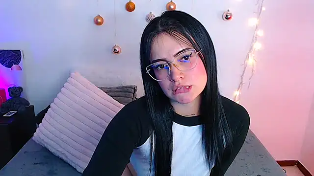 Snapshot of Isa_Maiden1 chatting on January 8, 4:46 pm Isa Maiden1 online show from January 8, 4:46 pm