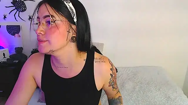 Snapshot of Isa_Maiden1 chatting on October 25, 3:45 pm Isa Maiden1 online show from October 25, 3:45 pm