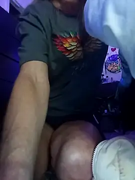 Snapshot of cammyquart chatting on November 11, 12:27 am cammyquart online show from November 11, 12:27 am