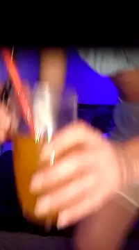 Snapshot of cammyquart chatting on December 28, 6:49 am cammyquart online show from December 28, 6:49 am