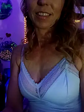 Snapshot of cammyquart chatting on November 5, 2:58 am cammyquart online show from November 5, 2:58 am