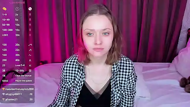 Snapshot of Linda_Bryant chatting on February 15, 2:37 am Linda Bryant online show from February 15, 2:37 am