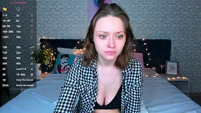 Snapshot of Linda_Bryant chatting on March 8, 12:44 am Linda Bryant online show from March 8, 12:44 am