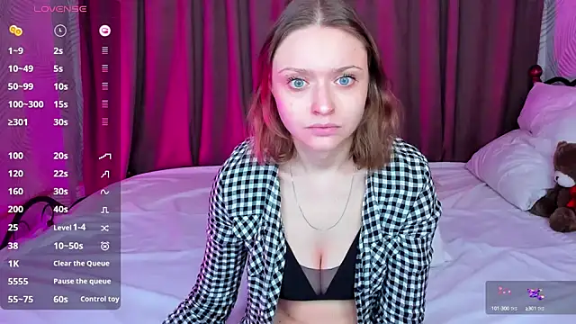 Snapshot of Linda_Bryant chatting on January 19, 12:49 am Linda Bryant online show from January 19, 12:49 am