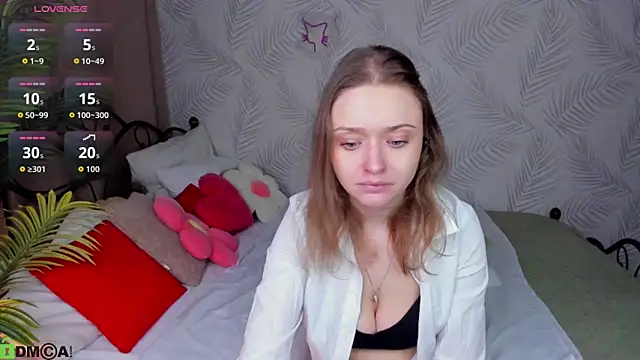 Linda Bryant online show from March 25, 12:44 am