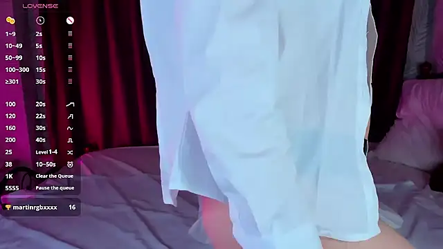 Snapshot of Linda_Bryant chatting on February 22, 12:27 am Linda Bryant online show from February 22, 12:27 am