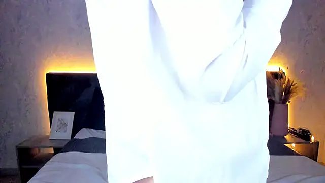 Linda Bryant online show from January 15, 12:58 am