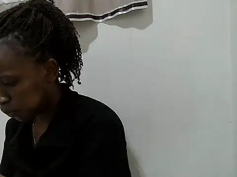 Snapshot of prettybeee chatting on November 2, 10:04 pm prettybeee online show from November 2, 10:04 pm