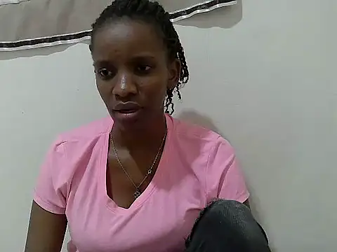 Snapshot of prettybeee chatting on November 8, 6:55 pm prettybeee online show from November 8, 6:55 pm