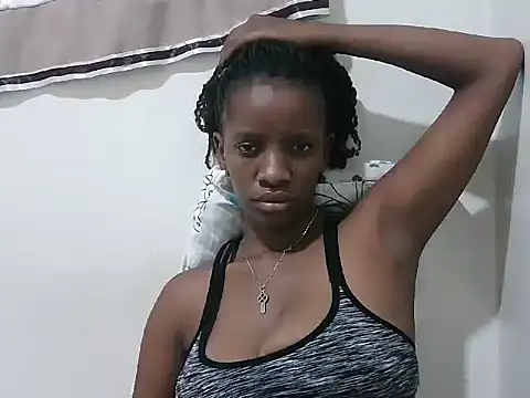 Snapshot of prettybeee chatting on October 25, 7:36 pm prettybeee online show from October 25, 7:36 pm