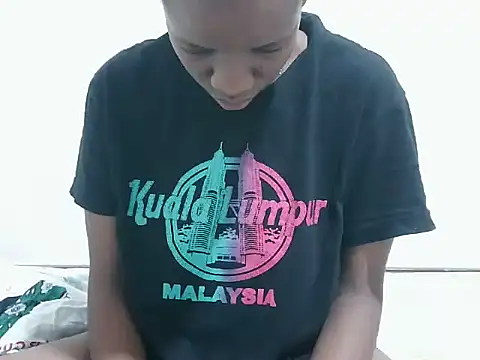 Snapshot of prettybeee chatting on November 3, 3:48 pm prettybeee online show from November 3, 3:48 pm