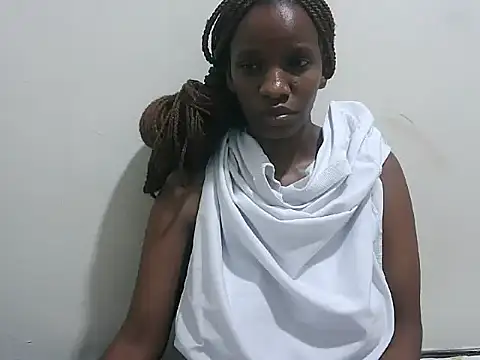 prettybeee online show from February 15, 10:30 pm