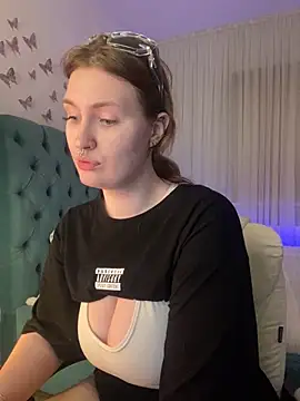 Snapshot of _Chlo__e chatting on March 13, 3:00 am Chlo e online show from March 13, 3:00 am