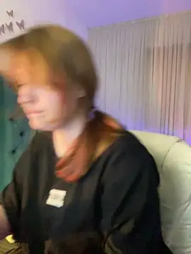 Snapshot of _Chlo__e chatting on March 13, 11:27 pm Chlo e online show from March 13, 11:27 pm