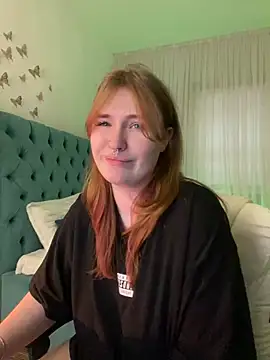 Snapshot of _Chlo__e chatting on March 6, 5:03 am Chlo e online show from March 6, 5:03 am