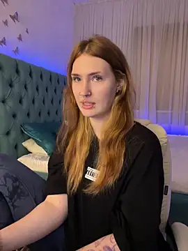 Snapshot of _Chlo__e chatting on October 10, 9:15 pm Chlo e online show from October 10, 9:15 pm