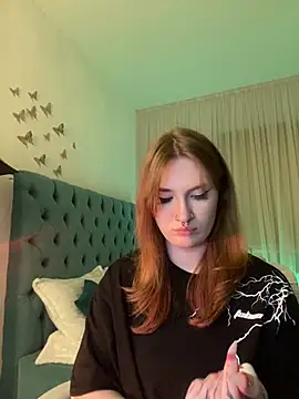 Snapshot of _Chlo__e chatting on February 20, 3:45 am Chlo e online show from February 20, 3:45 am