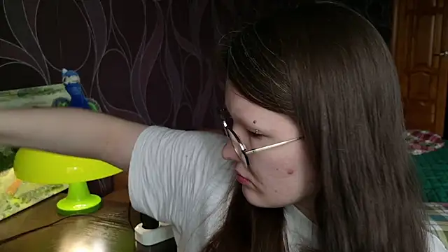 MiriamOr online show from March 19, 8:25 am