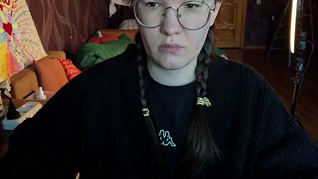 Snapshot of MiriamOr chatting on December 15, 8:42 am MiriamOr online show from December 15, 8:42 am