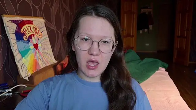 Snapshot of MiriamOr chatting on November 8, 8:29 am MiriamOr online show from November 8, 8:29 am