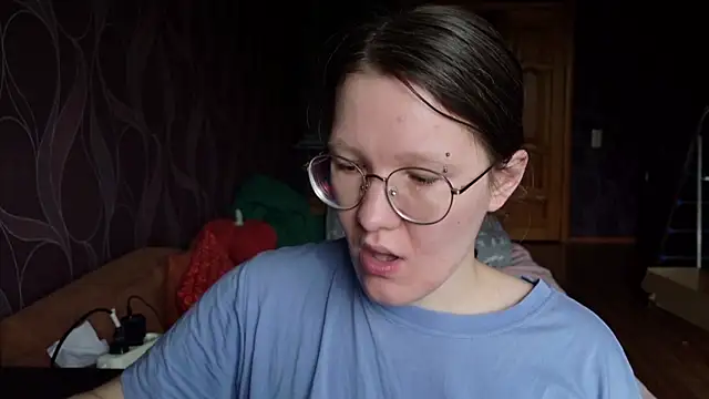 Snapshot of MiriamOr chatting on October 27, 8:04 am MiriamOr online show from October 27, 8:04 am