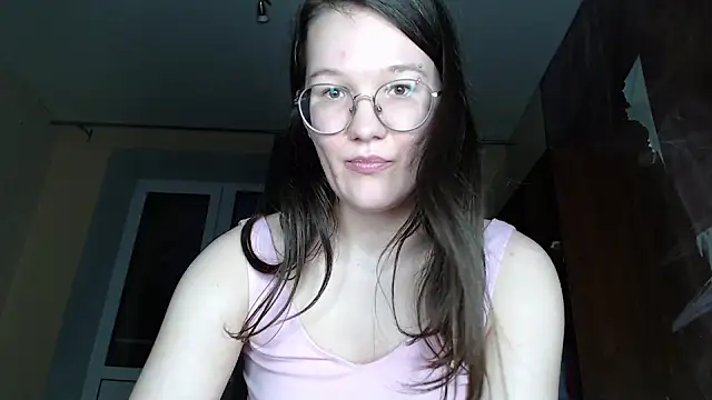 Snapshot of MiriamOr chatting on February 10, 7:04 am MiriamOr online show from February 10, 7:04 am