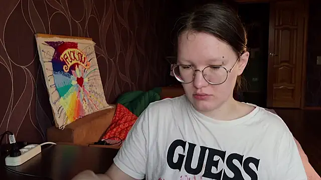 Snapshot of MiriamOr chatting on October 31, 7:49 am MiriamOr online show from October 31, 7:49 am