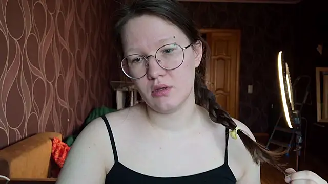 Snapshot of MiriamOr chatting on November 7, 8:52 am MiriamOr online show from November 7, 8:52 am