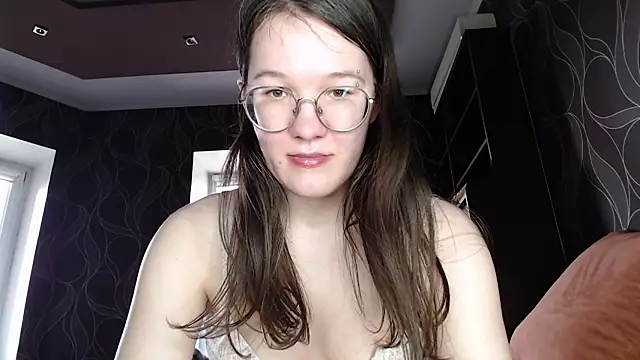 Snapshot of MiriamOr chatting on March 10, 11:45 am MiriamOr online show from March 10, 11:45 am