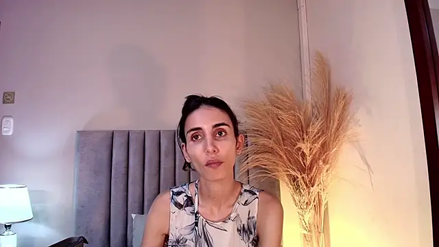 Nina Cavaali online show from October 18, 5:59 pm