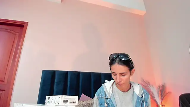 Nina Cavaali online show from October 21, 6:18 pm