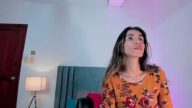 Nina Cavaali online show from March 17, 6:11 pm