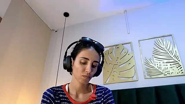 Nina Cavaali online show from October 22, 6:07 pm