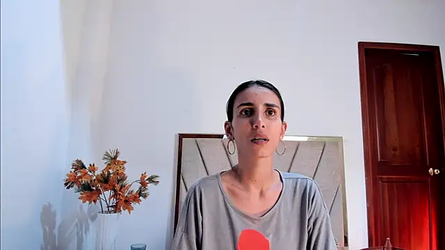 Nina Cavaali online show from March 4, 6:18 pm