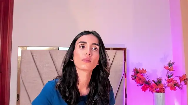 Nina Cavaali online show from November 3, 6:11 pm