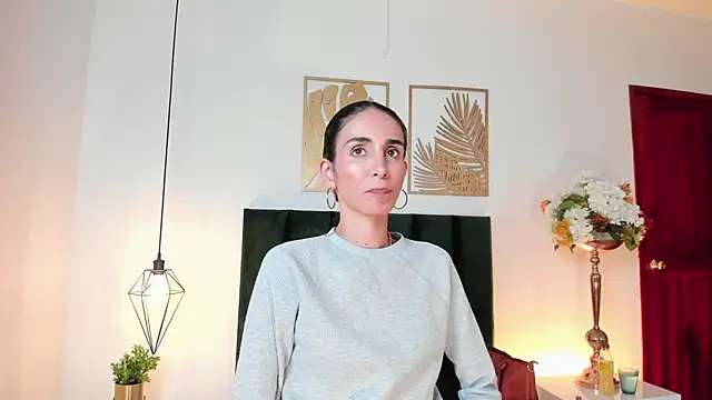 Nina Cavaali online show from March 3, 6:13 pm