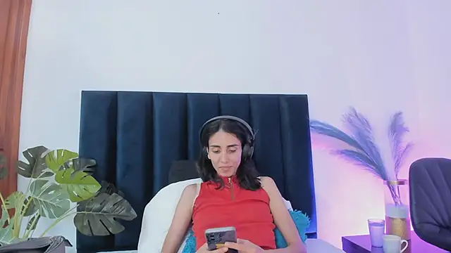 Nina Cavaali online show from September 12, 6:29 pm