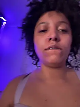 Snapshot of michell_bling1 chatting on March 15, 8:48 am michell bling1 online show from March 15, 8:48 am