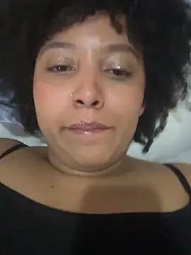 Snapshot of michell_bling1 chatting on March 21, 6:16 am michell bling1 online show from March 21, 6:16 am