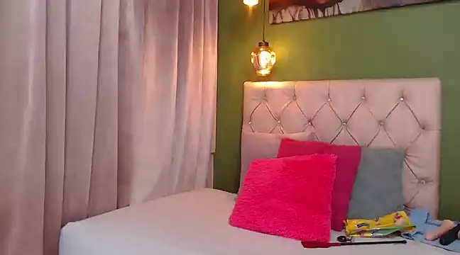 Snapshot of Rebecca_Milf chatting on January 26, 3:58 pm Rebecca Milf online show from January 26, 3:58 pm