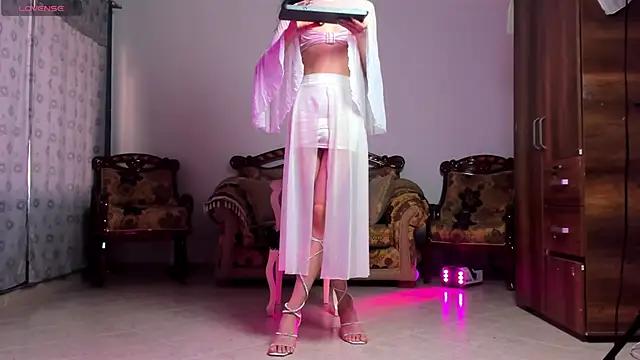 Nonbinaryangel  online show from February 3, 10:00 pm