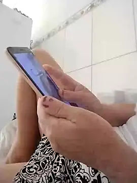 Snapshot of mariy522 chatting on October 22, 12:15 pm mariy522 online show from October 22, 12:15 pm