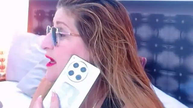 sandra 20 online show from November 20, 11:11 am