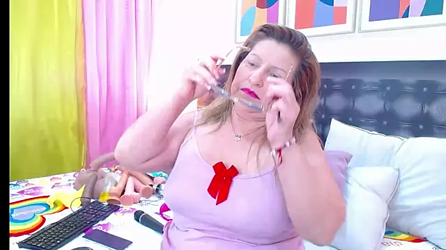 sandra 20 online show from March 24, 11:10 am