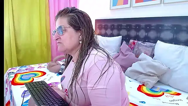 sandra 20 online show from March 23, 11:10 am