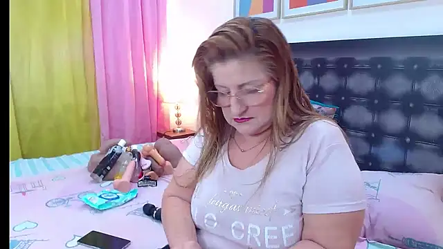 sandra 20 online show from May 21, 10:45 am