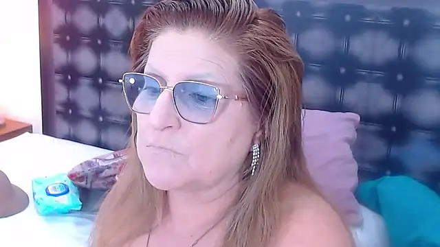 sandra 20 online show from September 19, 10:41 am