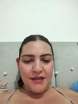 Snapshot of Mia_Hampton chatting on June 25, 11:43 pm Mia Hampton online show from June 25, 11:43 pm